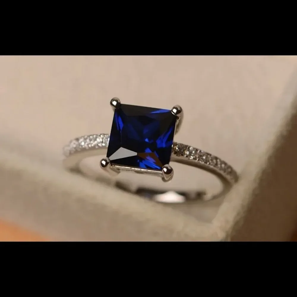 Sterling silver princess cut blue sapphire and cubic zirconia ring. Sz: 10 - Picture 1 of 8
